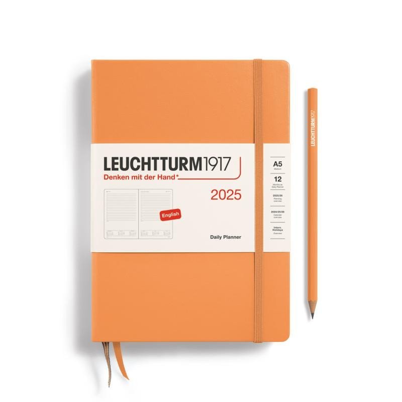 Levně Leuchtturm1917 Daily Planner Medium (A5) 2025 Apricot