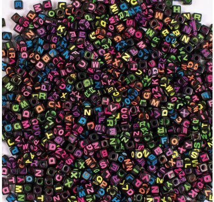 Levně Playbox Černé korálky 6 x 6 mm s neonovými písmenky 300 ks
