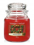 YANKEE CANDLE Red Apple Wreath svíčka 411g