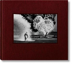 Sebastiao Salgado: Kuwait. A Desert on Fire (Collector’s Edition)