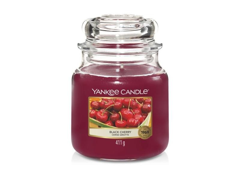 Levně YANKEE CANDLE Black Cherry svíčka 411g