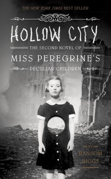 Levně Hollow City - The second novel of Miss Oeregrine´s Peculiar Children - Ransom Riggs